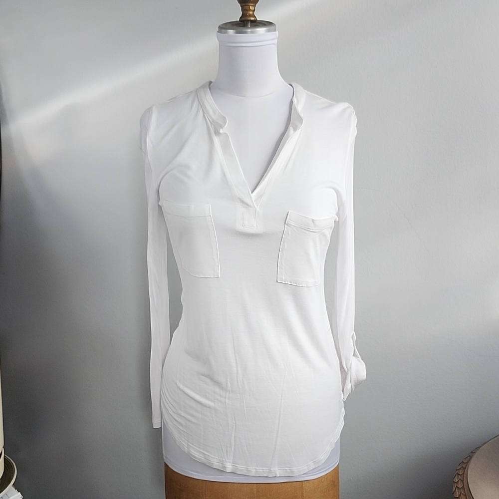 Old Navy Classic White Blouse Placket V-Neck Collar Pullover Stretch Knit XS